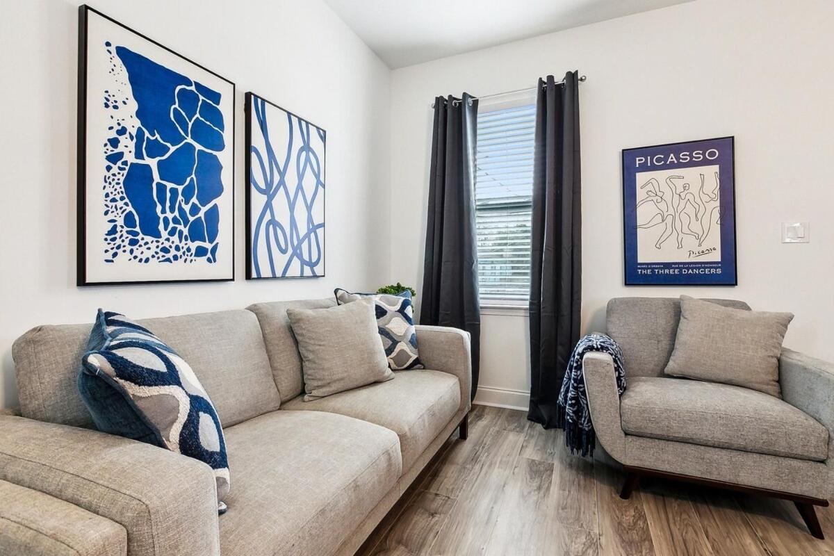 Spacious 5br Getaway In Nola Apartment